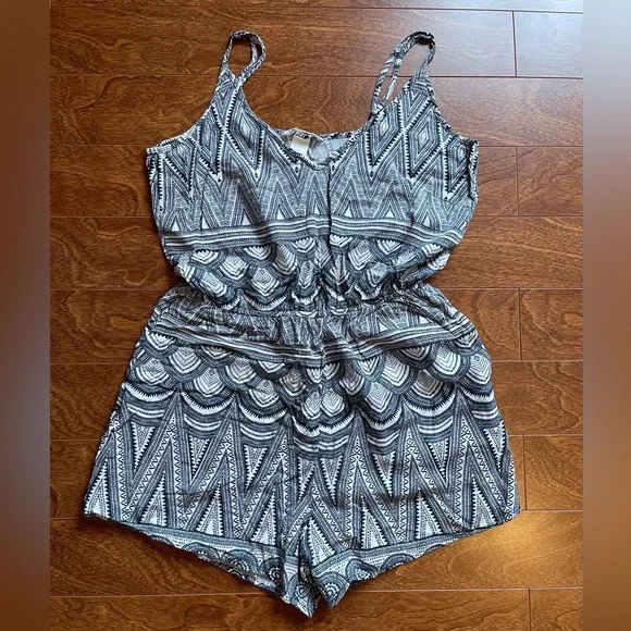 H&M Romper - Picture 1 of 3